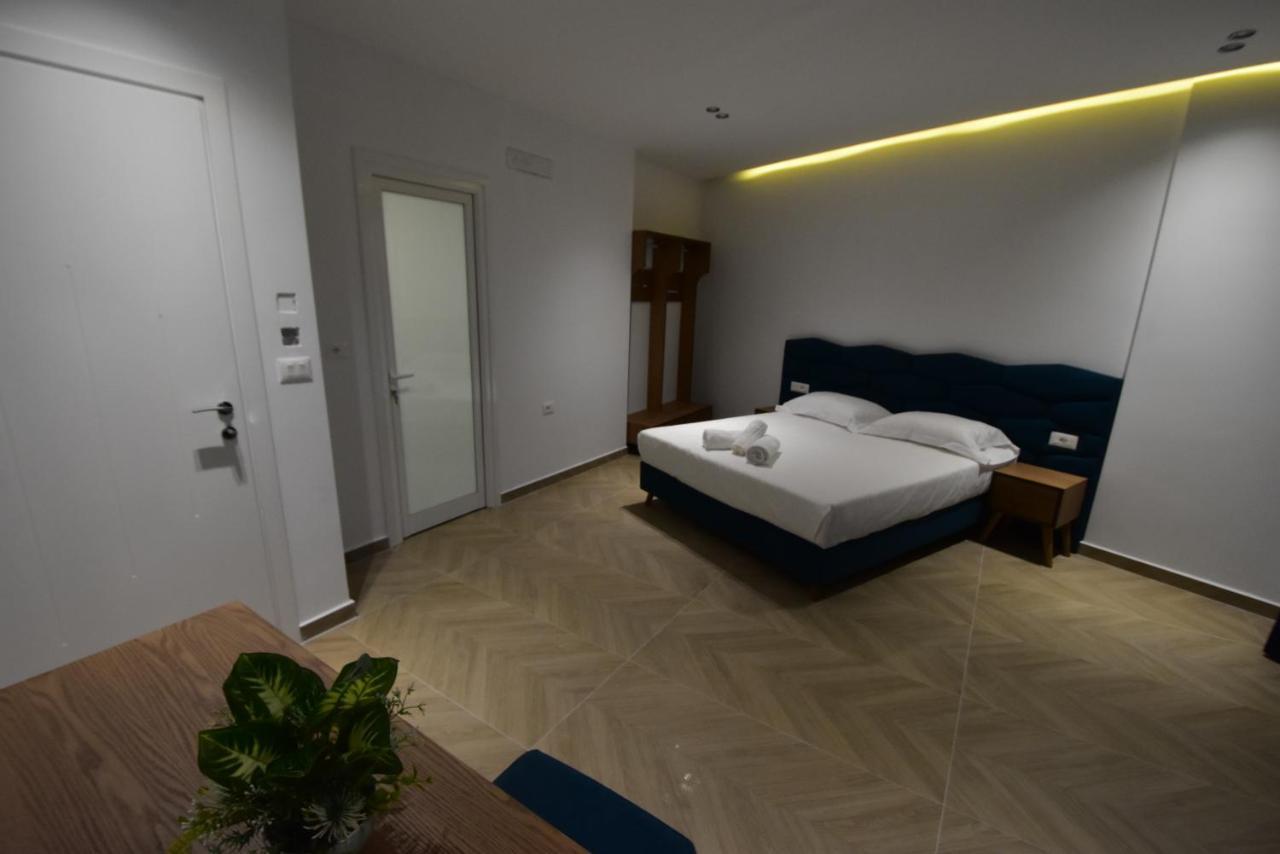 Agimi Hotel Ksamil Buitenkant foto