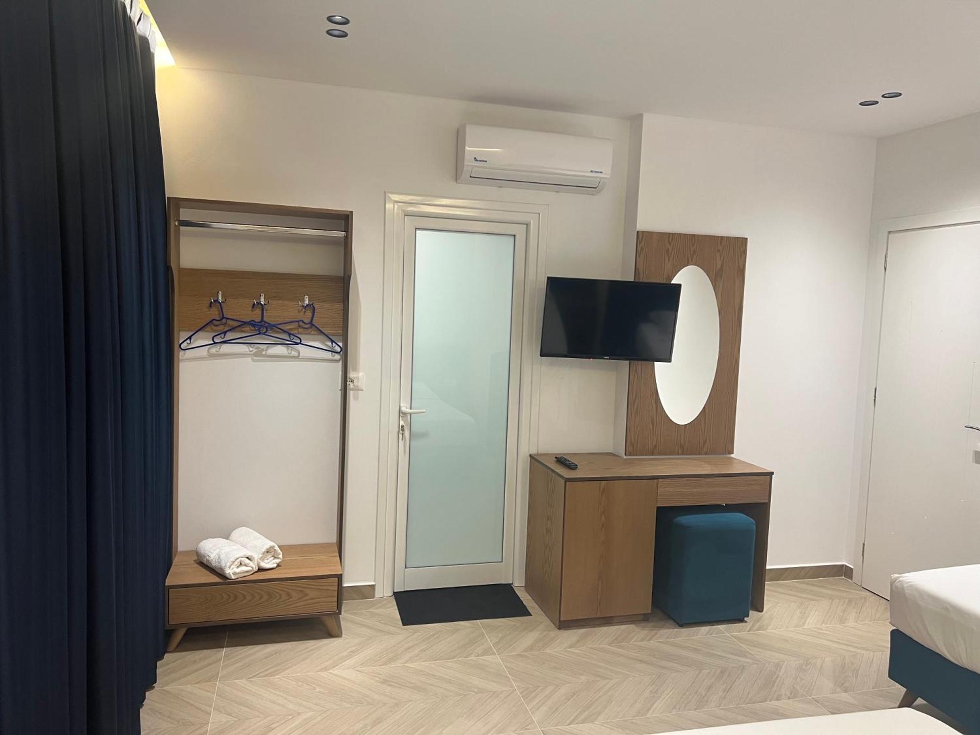 Agimi Hotel Ksamil Buitenkant foto
