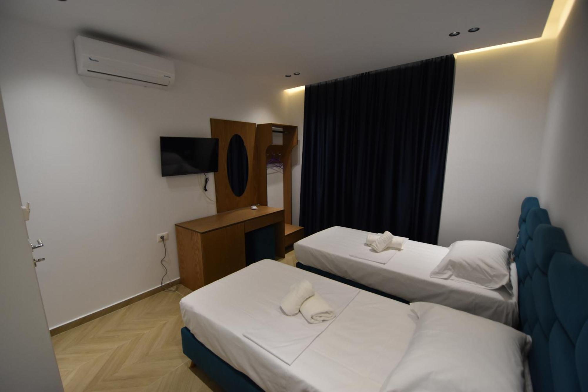 Agimi Hotel Ksamil Buitenkant foto
