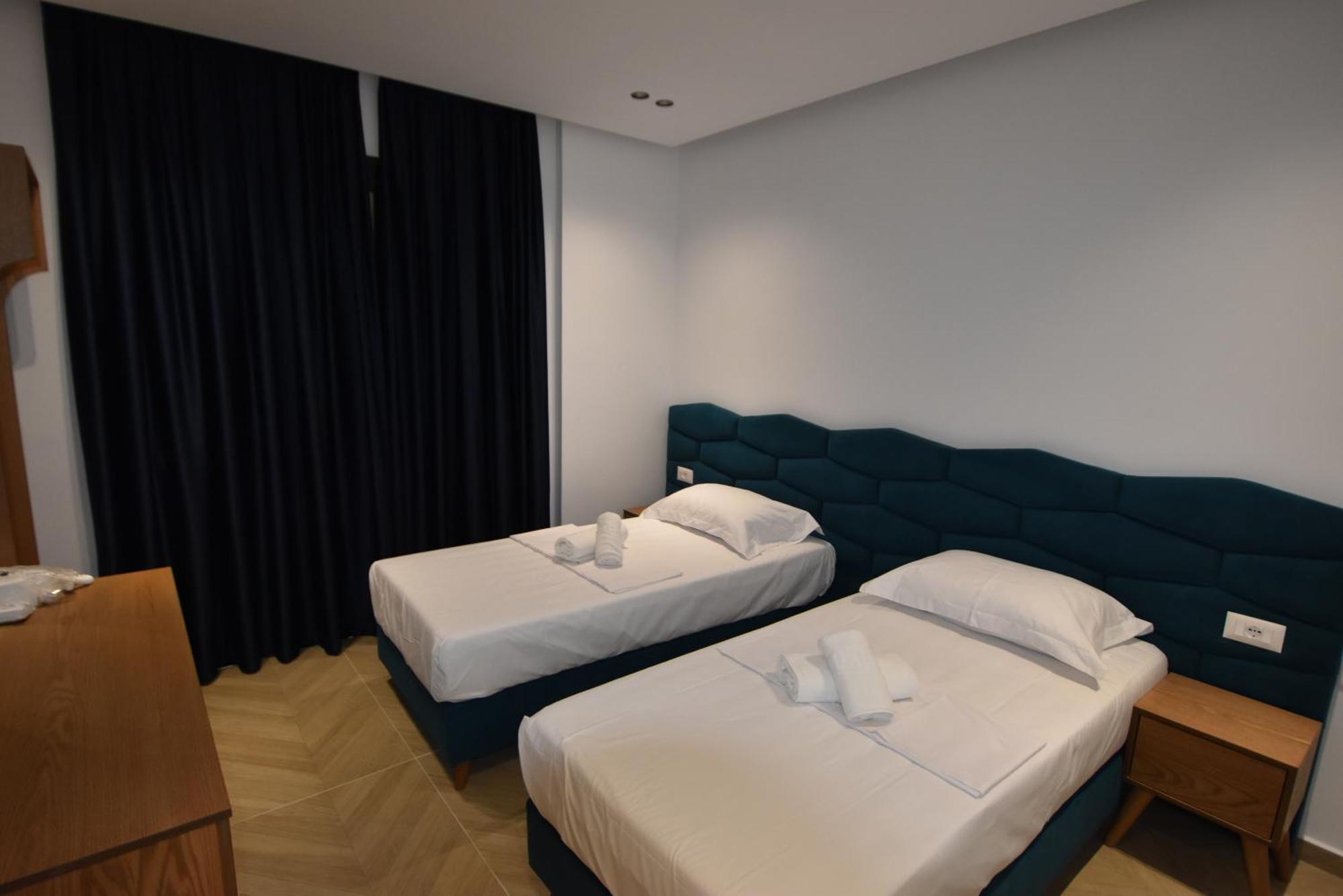 Agimi Hotel Ksamil Buitenkant foto