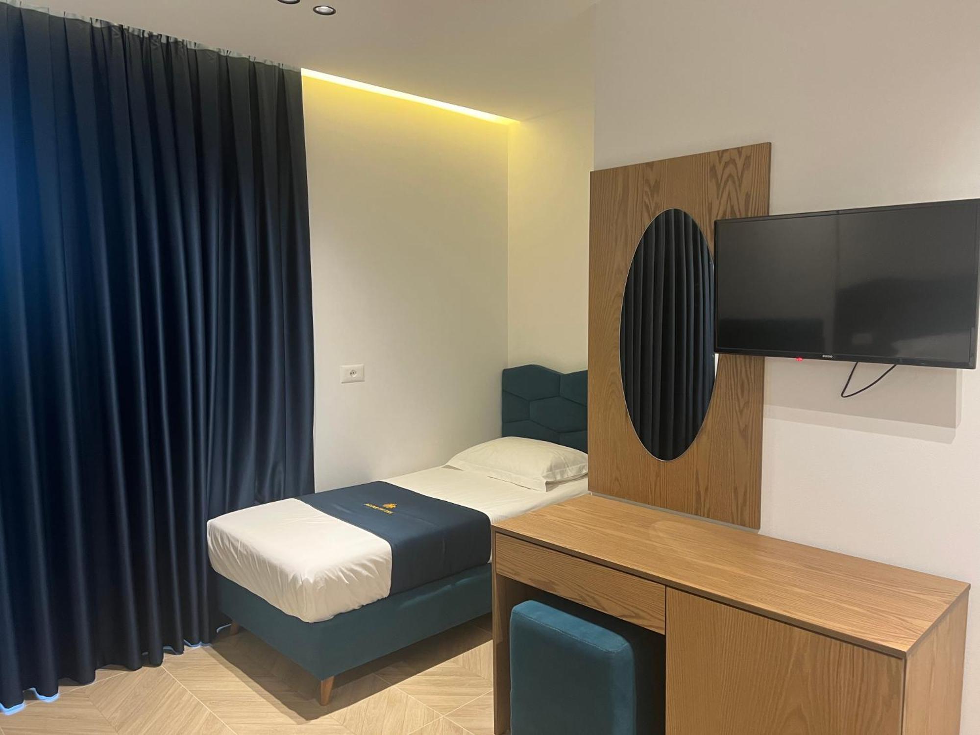 Agimi Hotel Ksamil Buitenkant foto